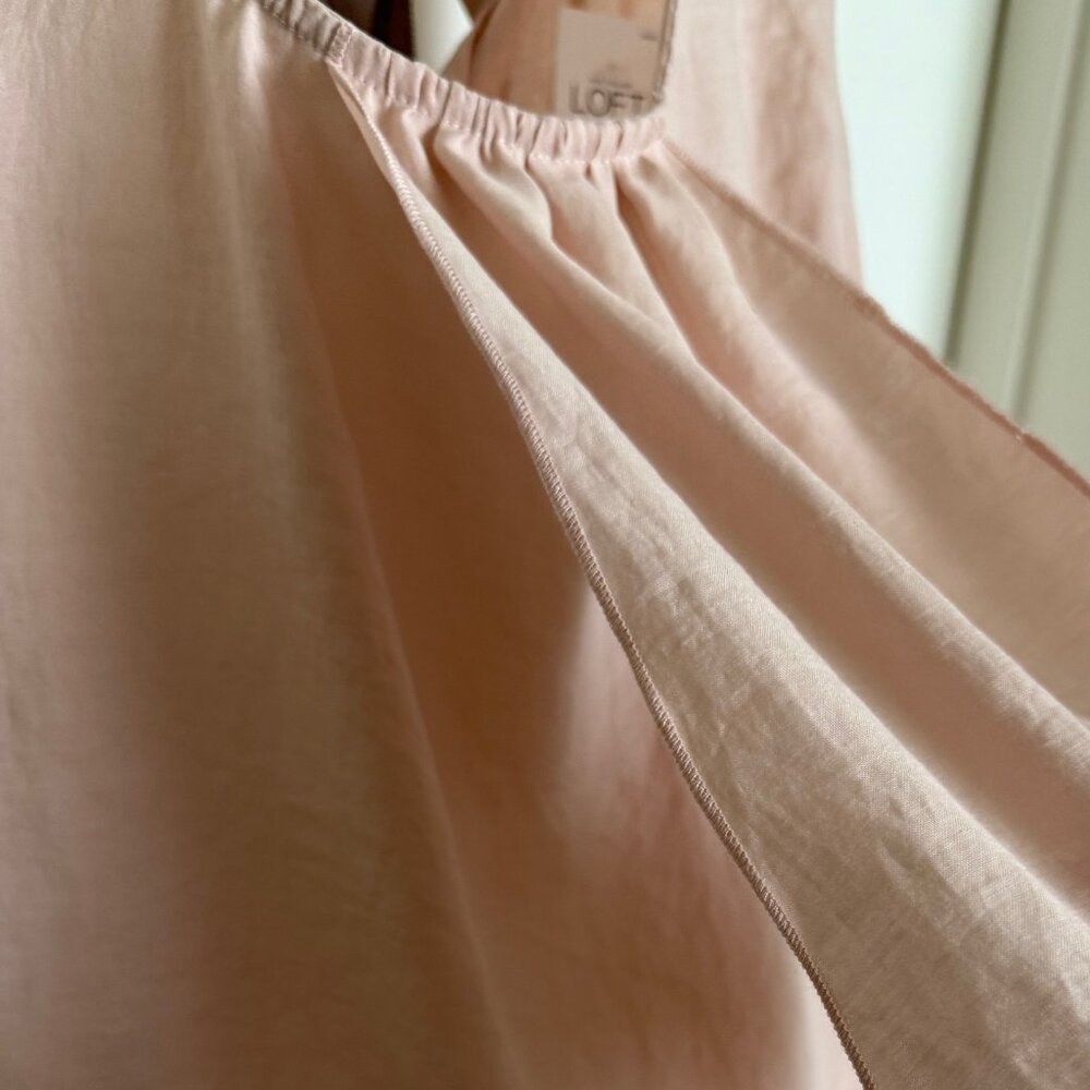 Ann Taylor LOFT Lightweight Pale Pink Sleeveless Blouse NWT Size L - Picture 4 of 5